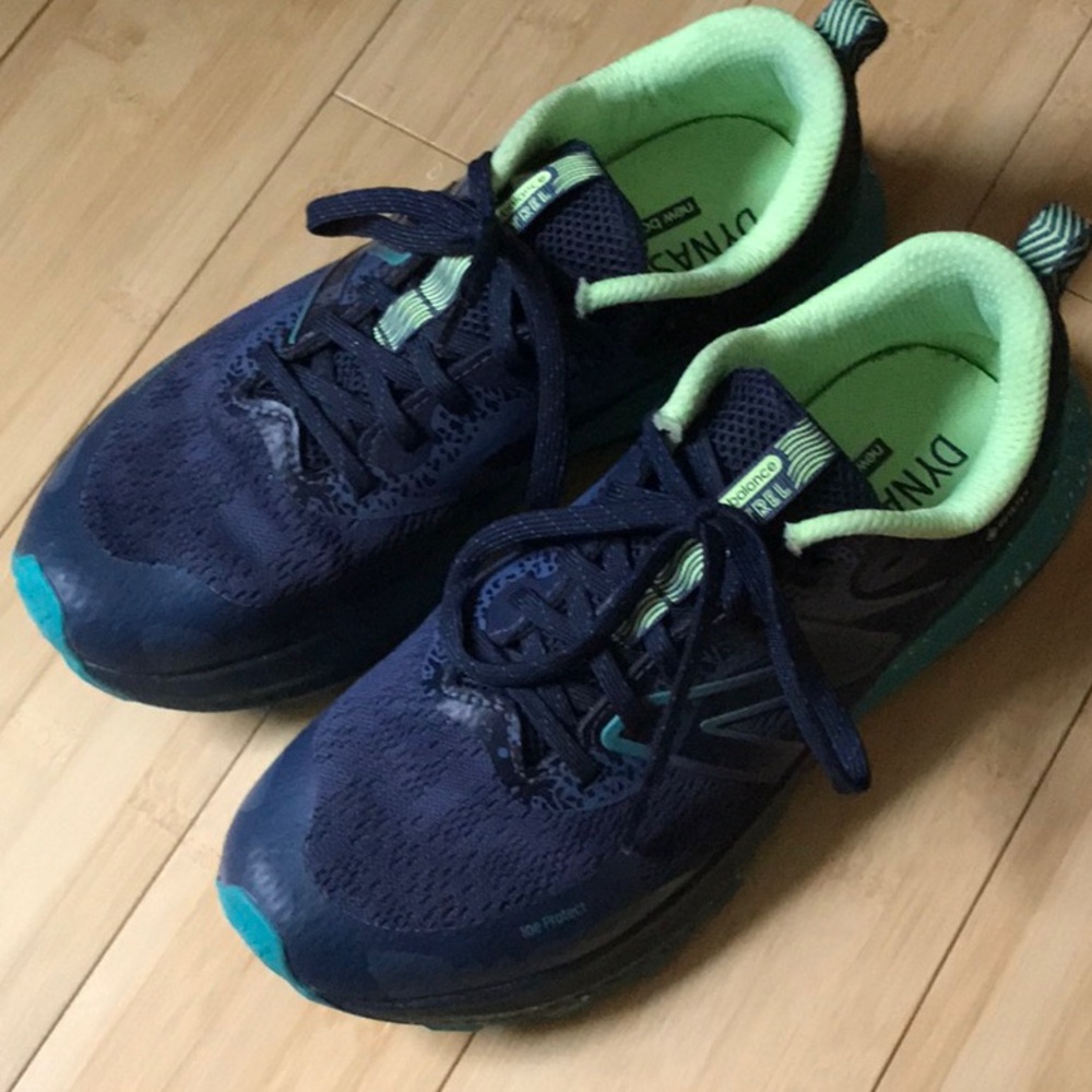New Balance Dynasoft Navy and Green Athletic Shoes
